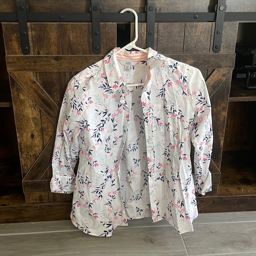 croft and barrow extra small blue pink yellow and white button up.